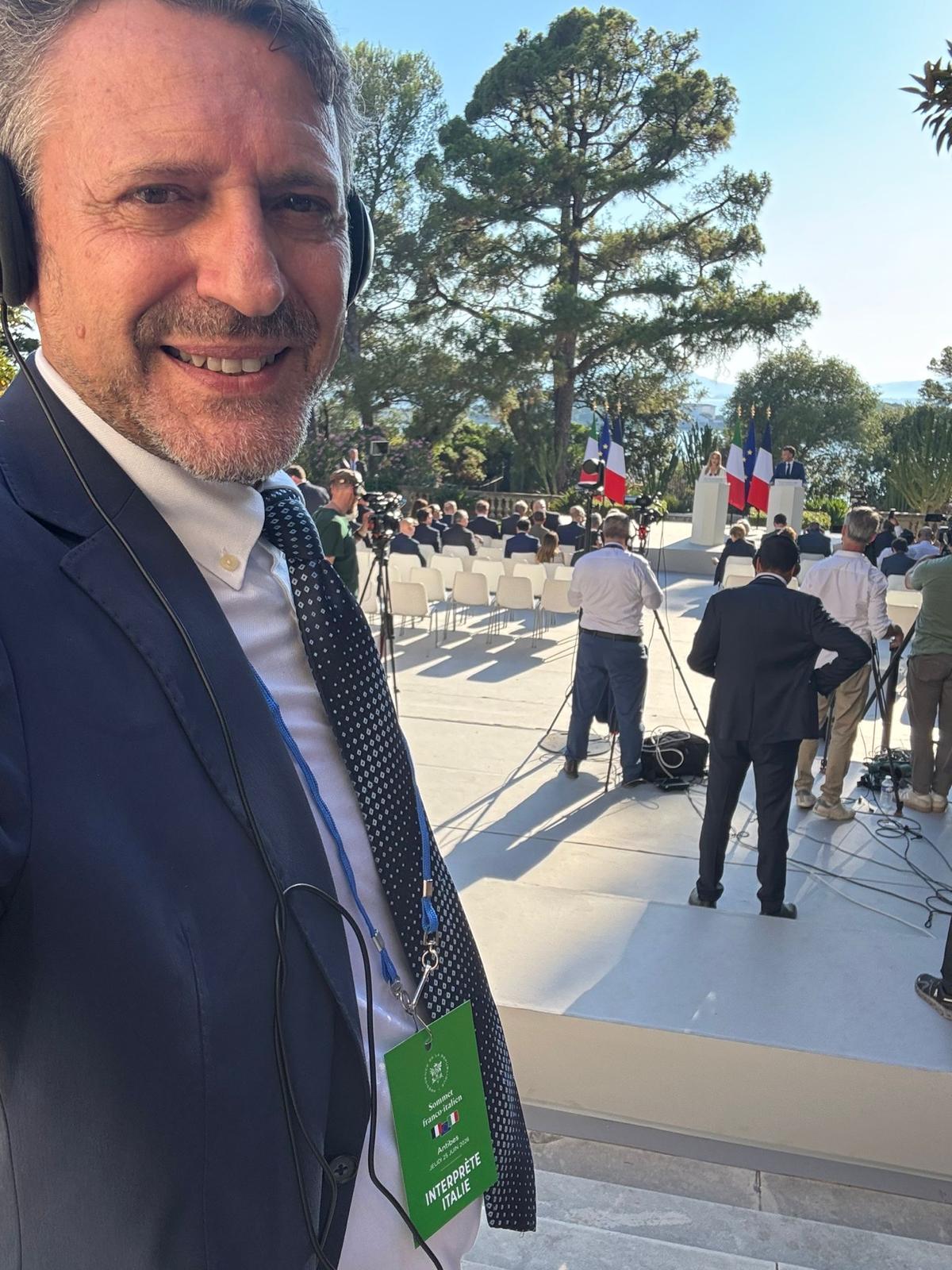 Nicola Gentile en mission d'interprétariat